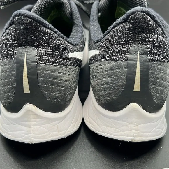 Nike Air Zoom Pegasus 35, size 9 - Picture 5 of 7